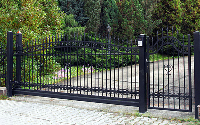 automatic gate, electric gates, omaha fencing